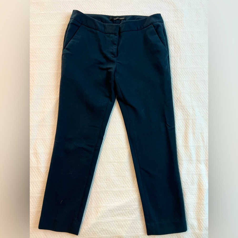 Amanda and Chelsea navy cropped pants